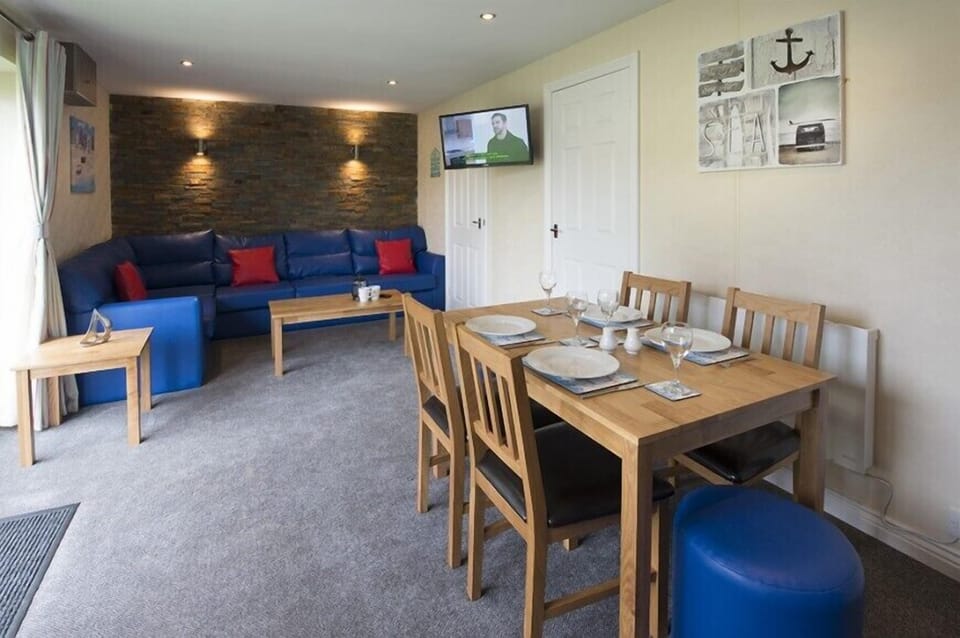 3 Bed Silver Chalet | Living area | TV