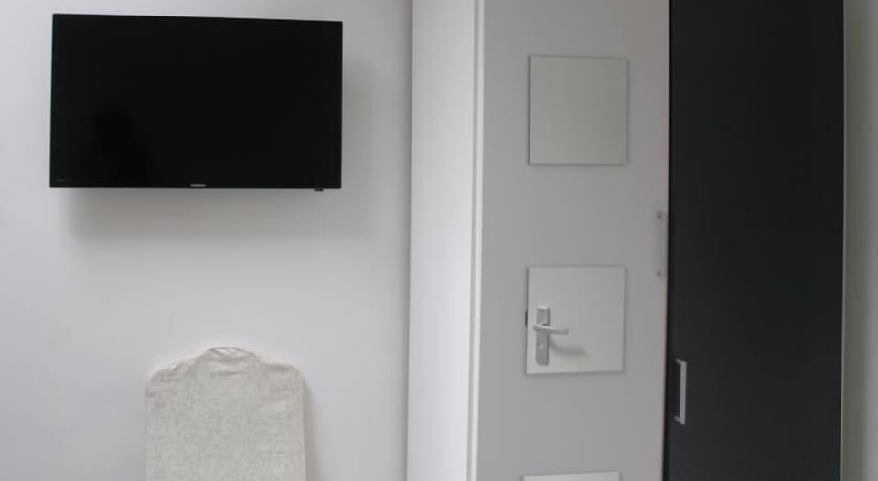 Basic Room, 2 Twin Beds | Hypo-allergenic bedding