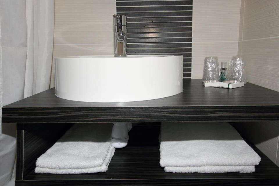 Free toiletries, hair dryer, towels, shampoo