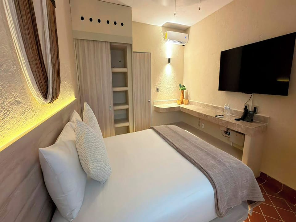 Deluxe Room | Premium bedding, in-room safe, free WiFi, bed sheets