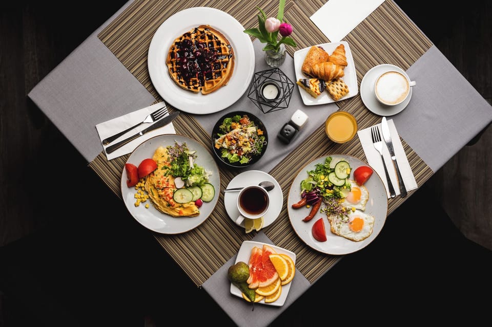 Daily buffet breakfast for a fee