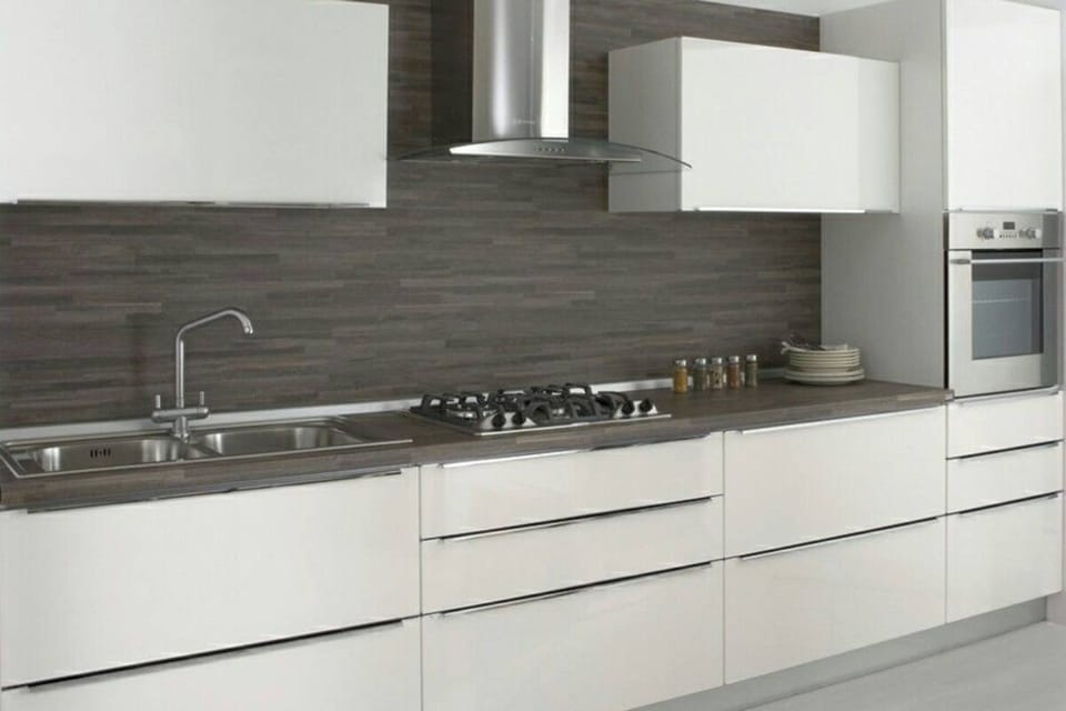 Oven, stovetop, dishwasher, electric kettle