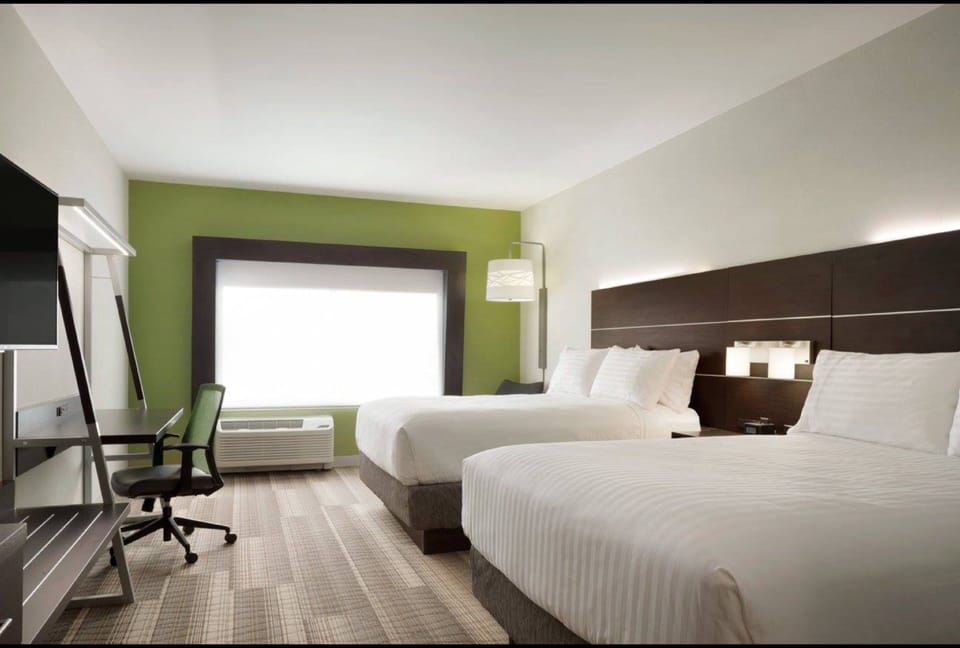 In-room safe, desk, iron/ironing board, WiFi