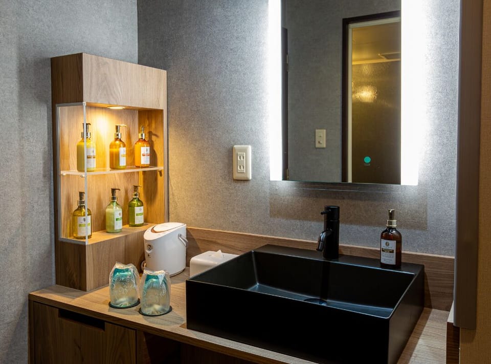 Pretty Room, 3 Beds, Non Smoking | Individually decorated, individually furnished, soundproofing, free WiFi