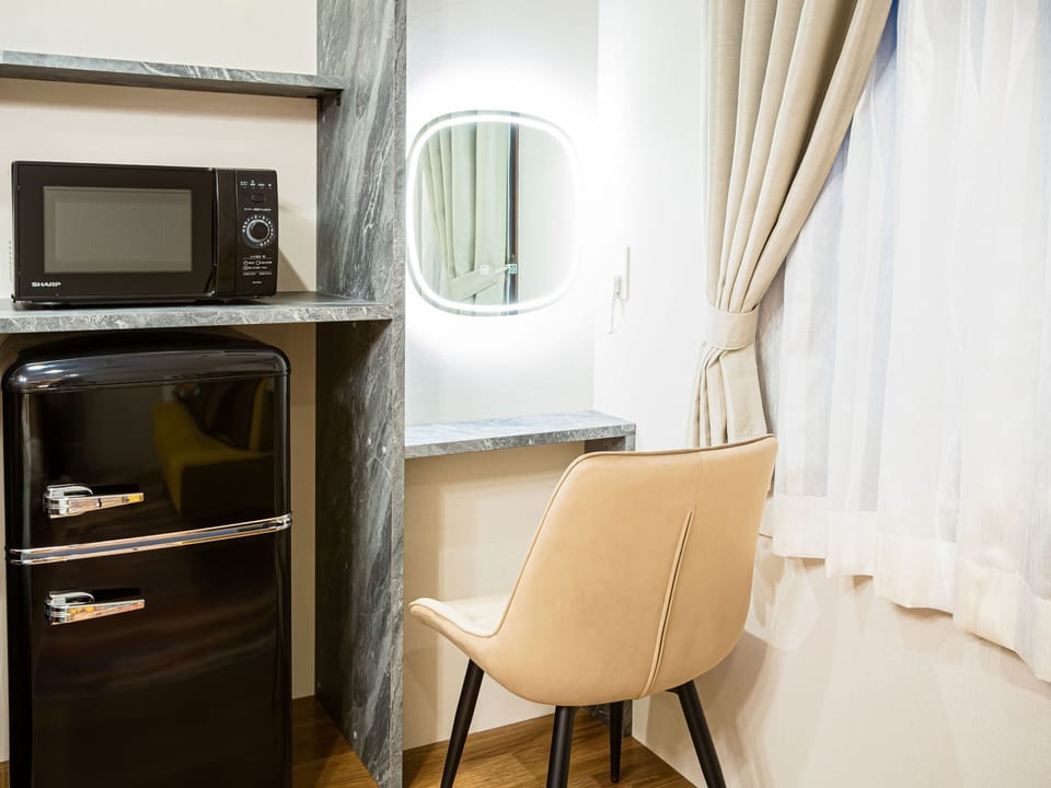 Pretty Room, 3 Beds, Non Smoking | Individually decorated, individually furnished, soundproofing, free WiFi