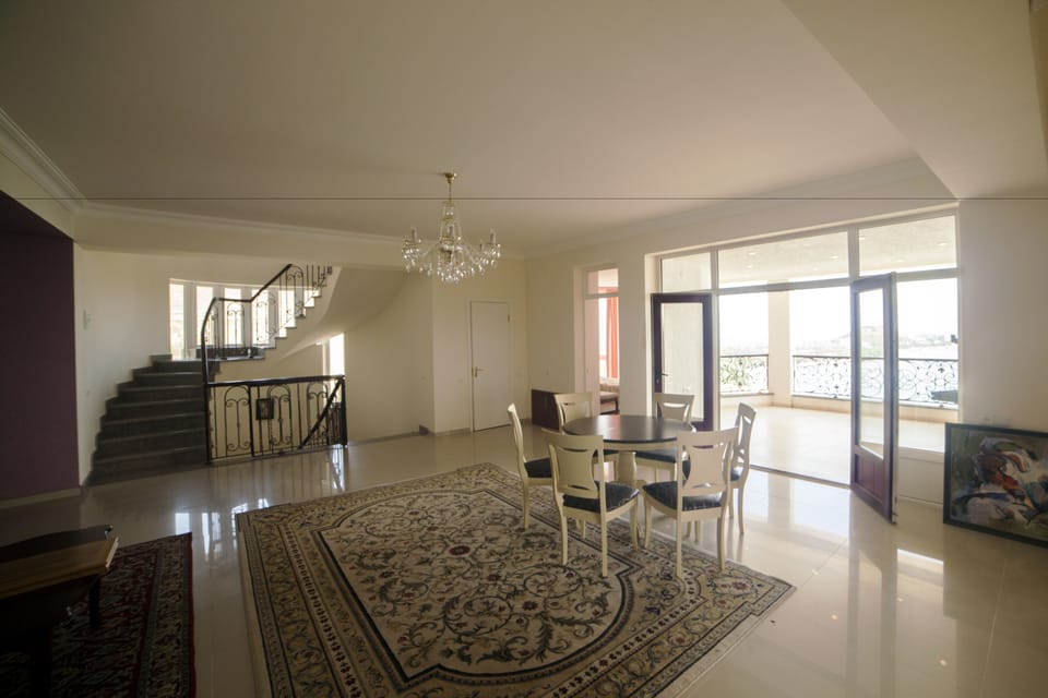 Deluxe Villa, 5 Bedrooms | Living room | Flat-screen TV, table tennis