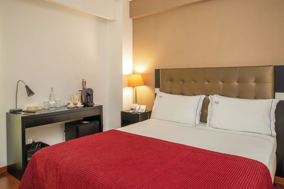 Executive Single Room | In-room safe, desk, blackout drapes, soundproofing