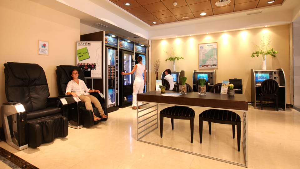 Meeting facility