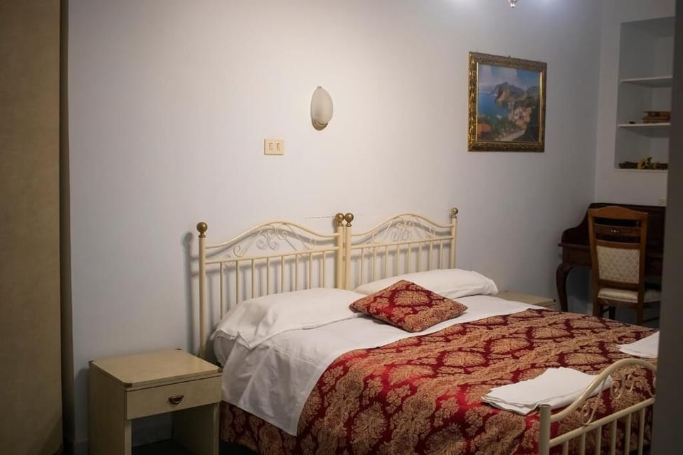 Triple Room, Ensuite | WiFi (free), bed sheets