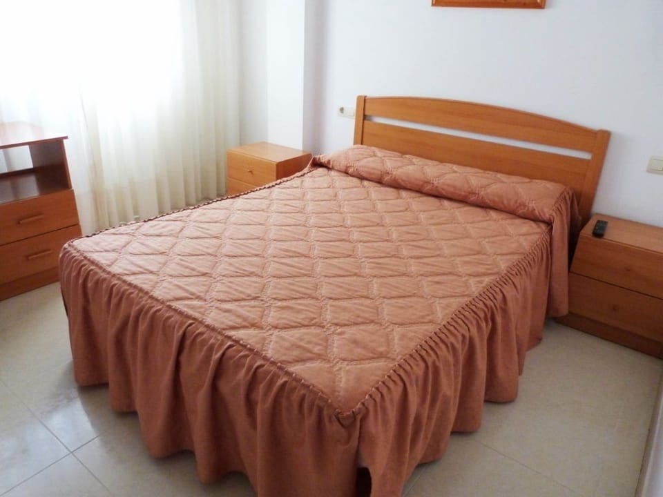WiFi (free), bed sheets