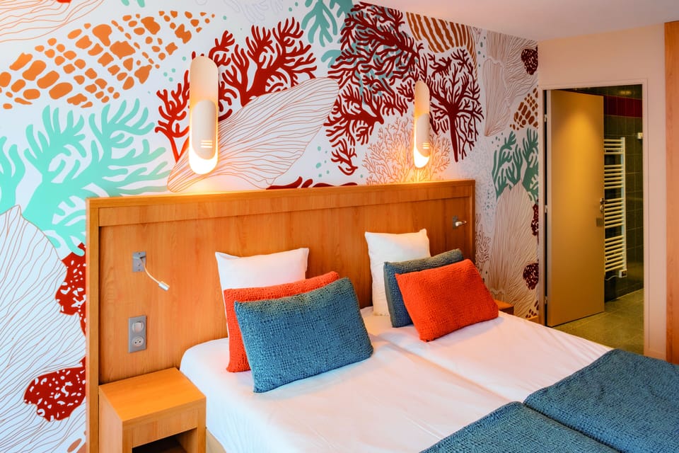 In-room safe, desk, soundproofing, free WiFi