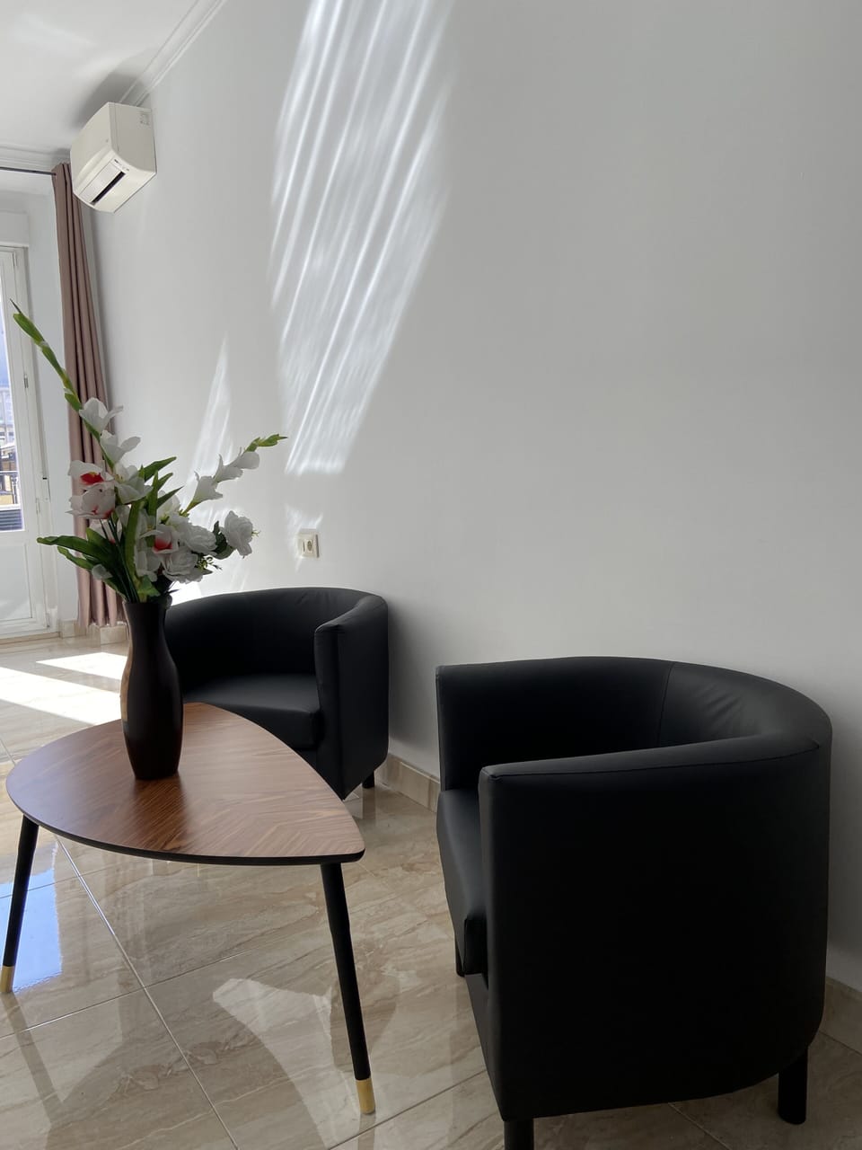 Deluxe Room, 2 Twin Beds, Private Bathroom, City View | Blackout drapes, soundproofing, free cribs/infant beds, free WiFi