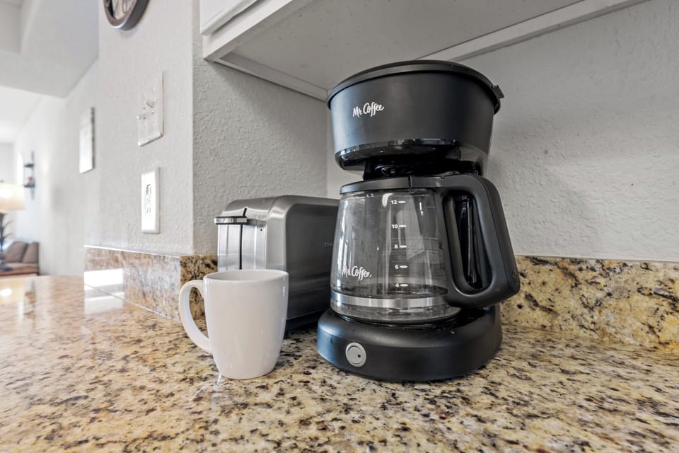 Classic Condo, 4 Bedrooms, Oceanfront (407) | Private kitchen | Full-size fridge, microwave, oven, stovetop