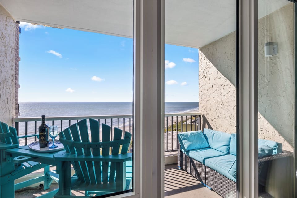 Deluxe Condo, 1 Bedroom, Ocean View, Oceanfront (1005) | Balcony