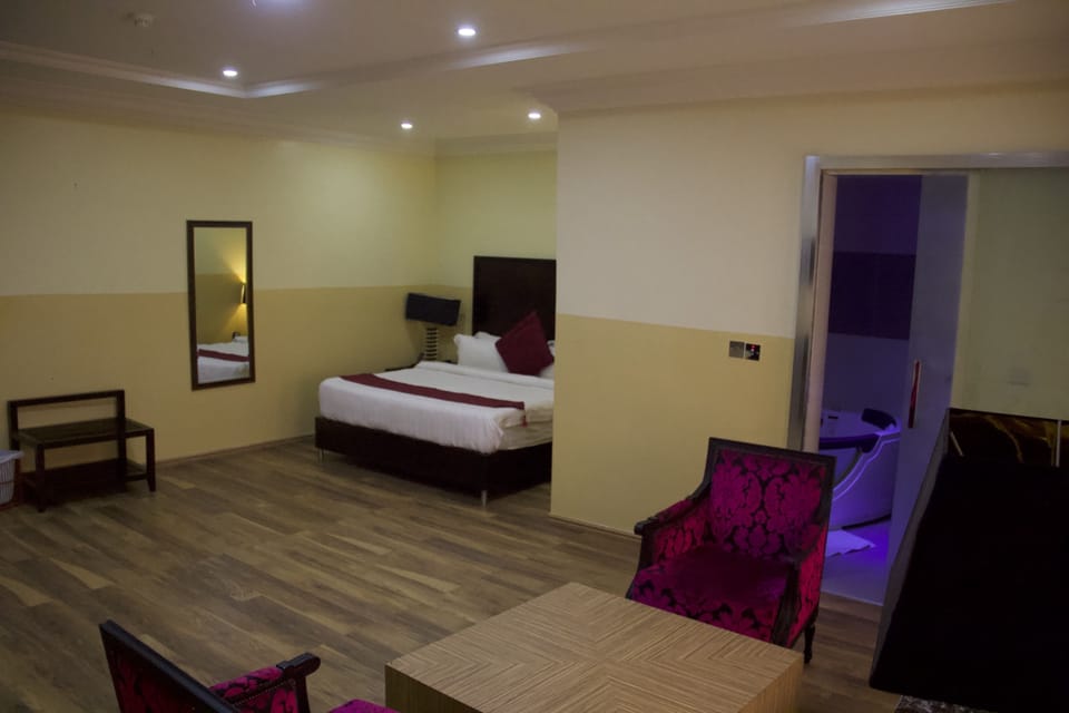 Emerald Suite | Minibar, in-room safe, soundproofing, free WiFi