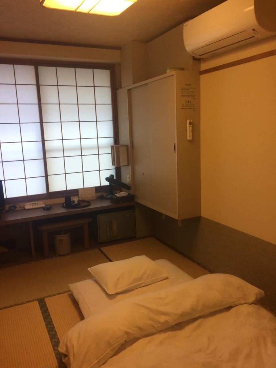 Desk, laptop workspace, free WiFi