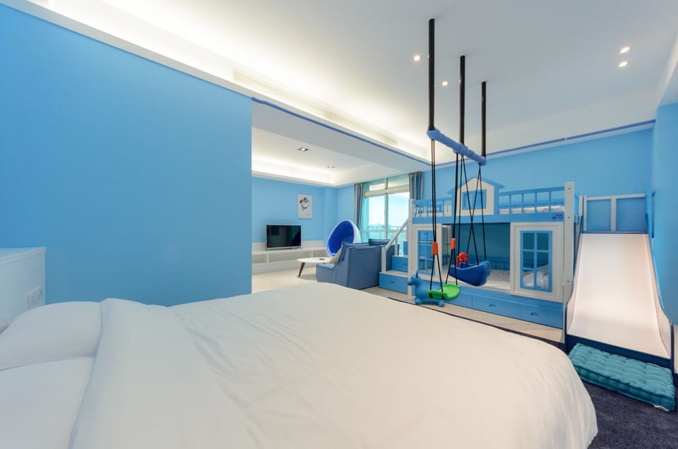 Family Room (301) | Children's theme room