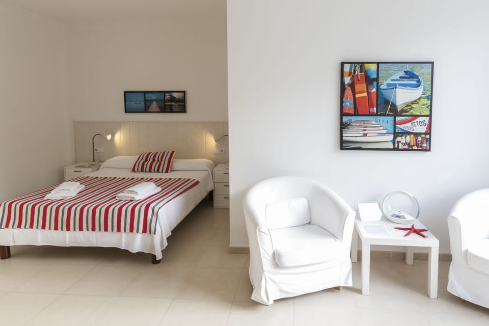 In-room safe, free cribs/infant beds, free WiFi, bed sheets