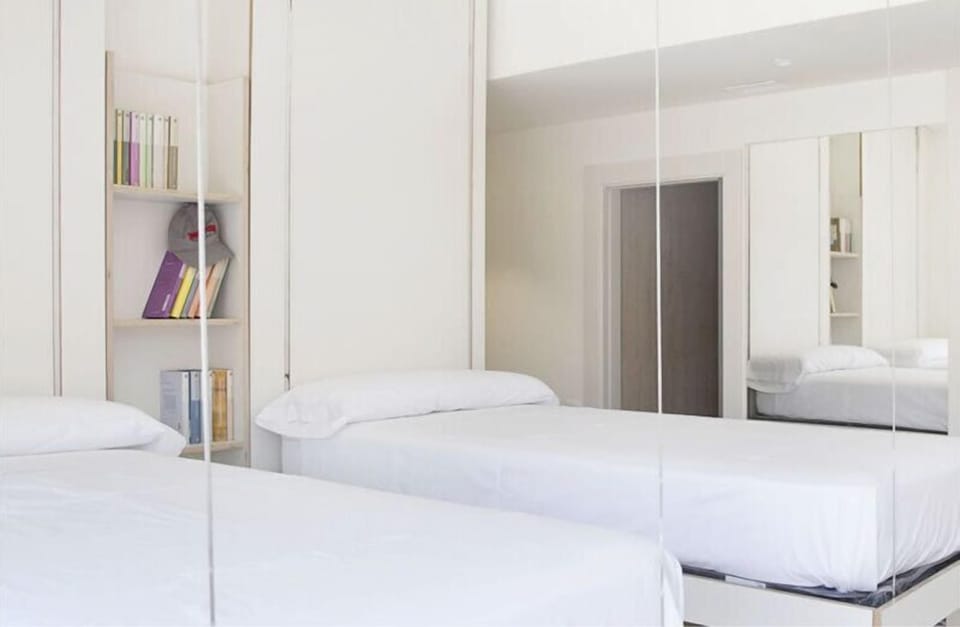 Exclusive Twin Room | In-room safe, desk, blackout drapes, soundproofing