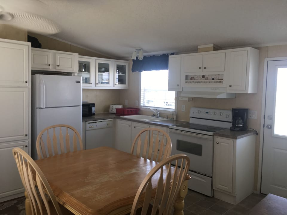 Mobile Home | Private kitchen