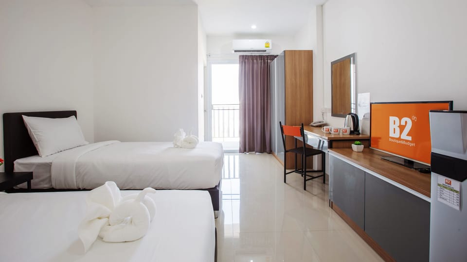 Deluxe Triple Room | Desk, free WiFi, bed sheets