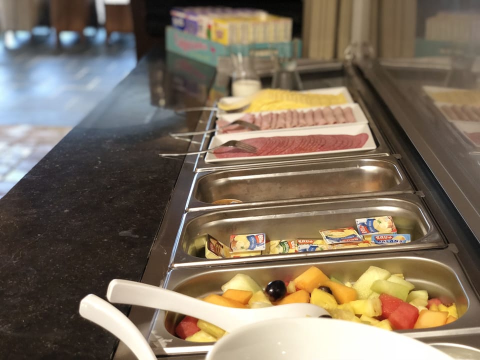 Free daily buffet breakfast