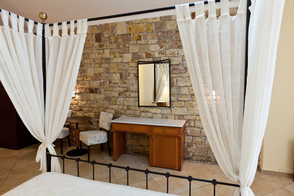 Hypo-allergenic bedding, memory foam beds, minibar, in-room safe