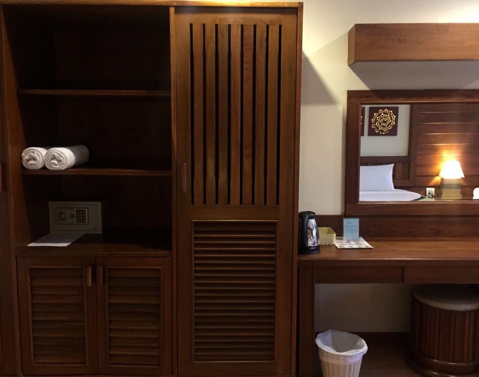 Family Superior Two Double Bed | Minibar, in-room safe, desk, blackout drapes