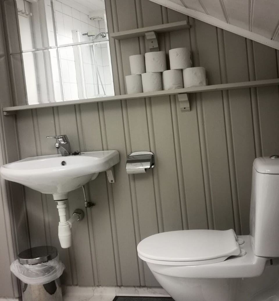 Towels, toilet paper