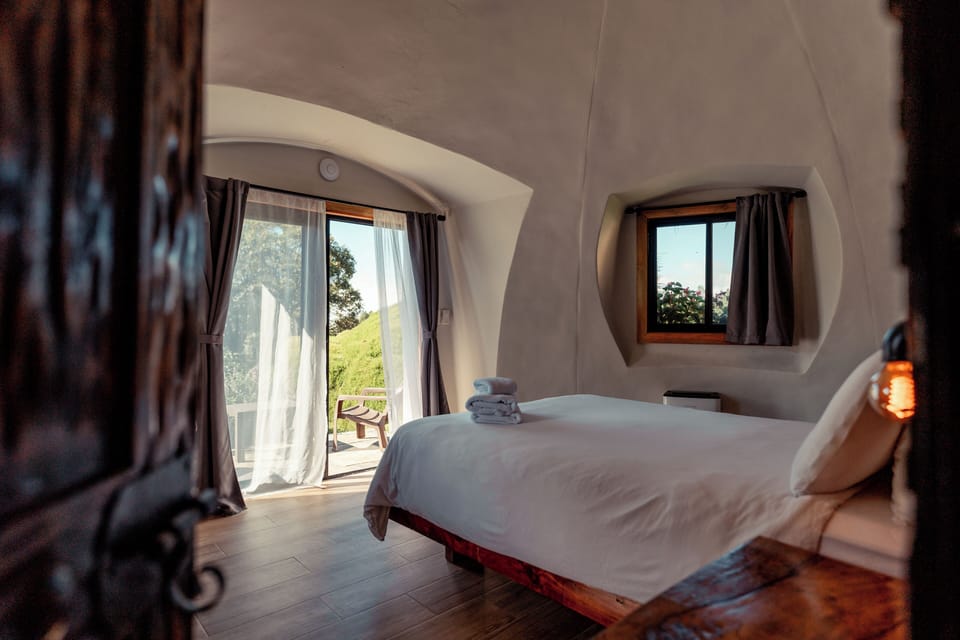 Hobbit Home | In-room safe, free WiFi, bed sheets