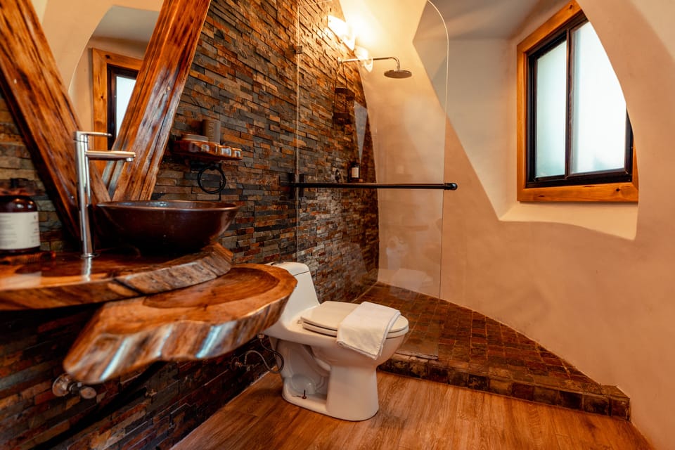 Hobbit Home | Bathroom | Hair dryer, toilet paper