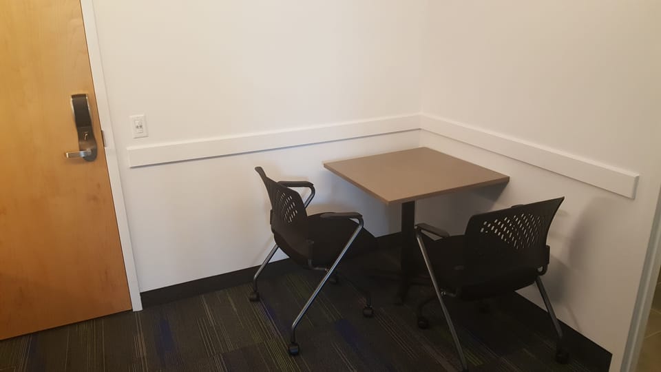 Suite, 2 Bedrooms, Non Smoking | In-room dining