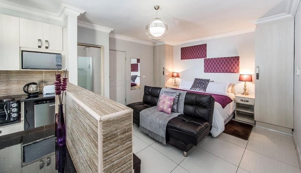 Iron/ironing board, free WiFi