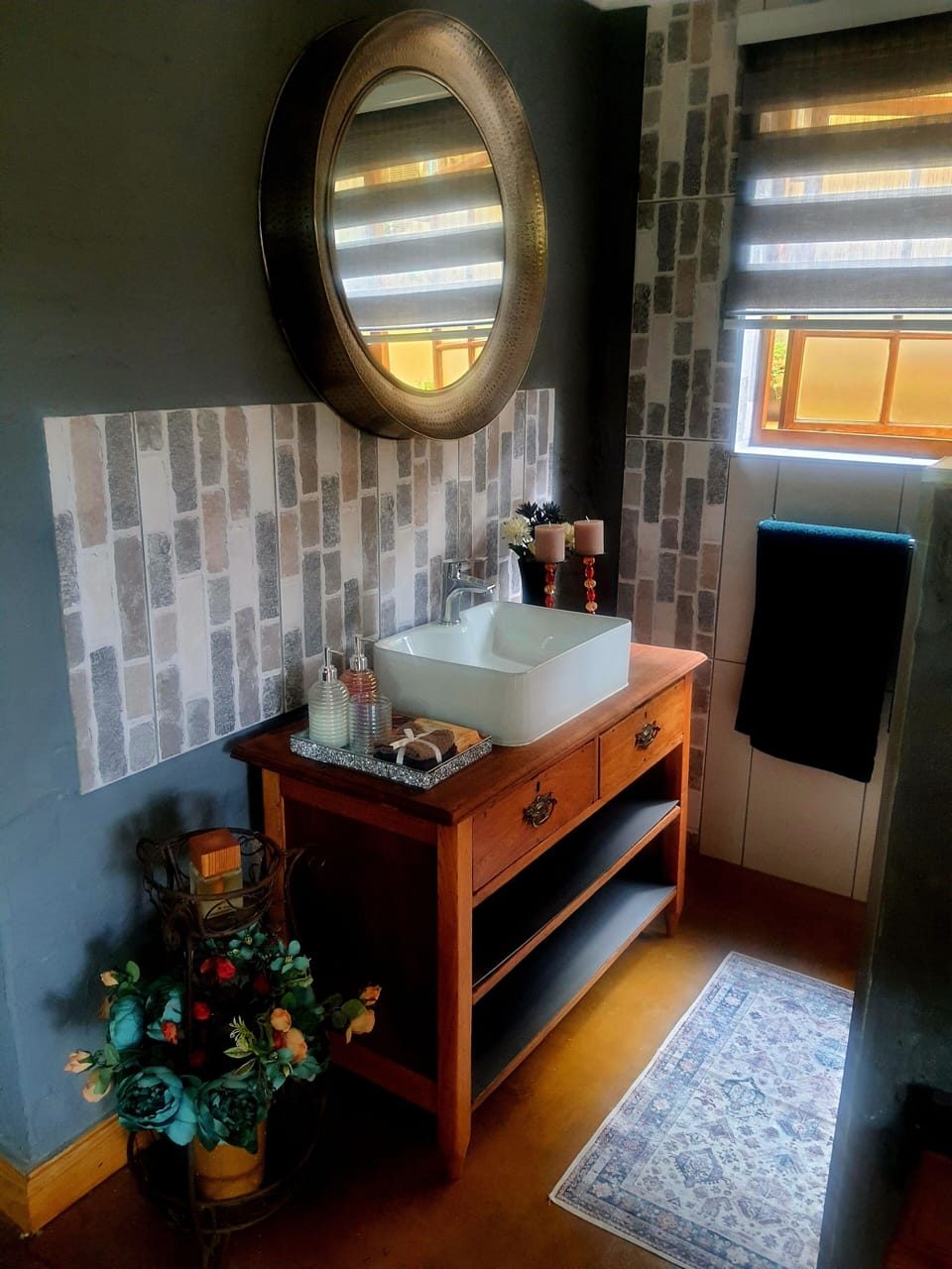 Double Room(Bath) | Desk, soundproofing, iron/ironing board, WiFi (free)