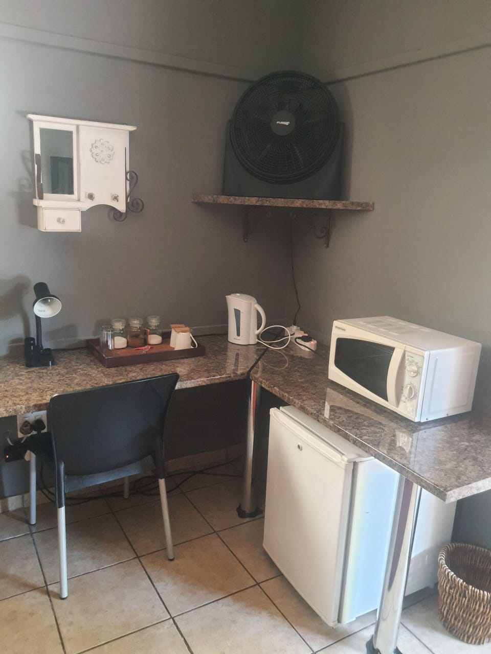Double Room (Bath/Shower) (4) | Desk, soundproofing, iron/ironing board, WiFi (free)