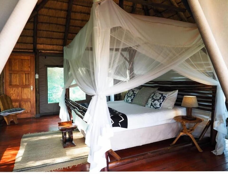 Luxury Tent, 1 Bedroom | In-room safe, WiFi (free), bed sheets