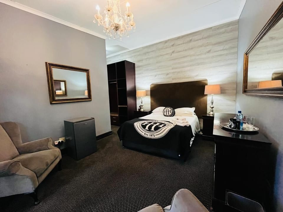 Standard Room | Iron/ironing board (on request), WiFi (free), bed sheets