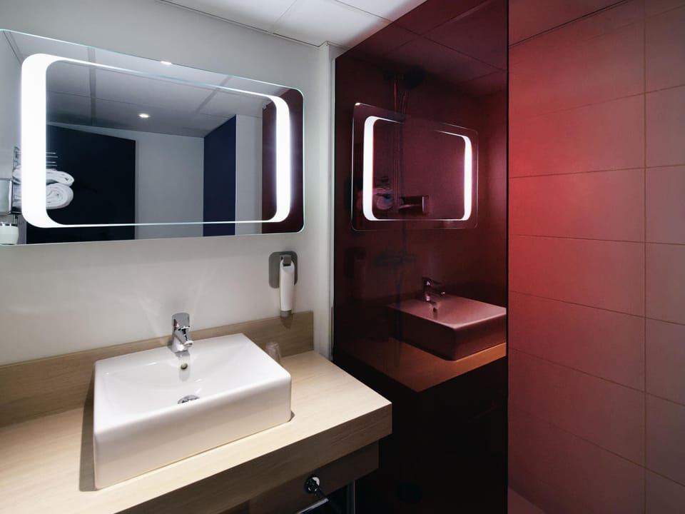 Standard Room, 2 Twin Beds | Individually furnished, desk, blackout drapes, soundproofing