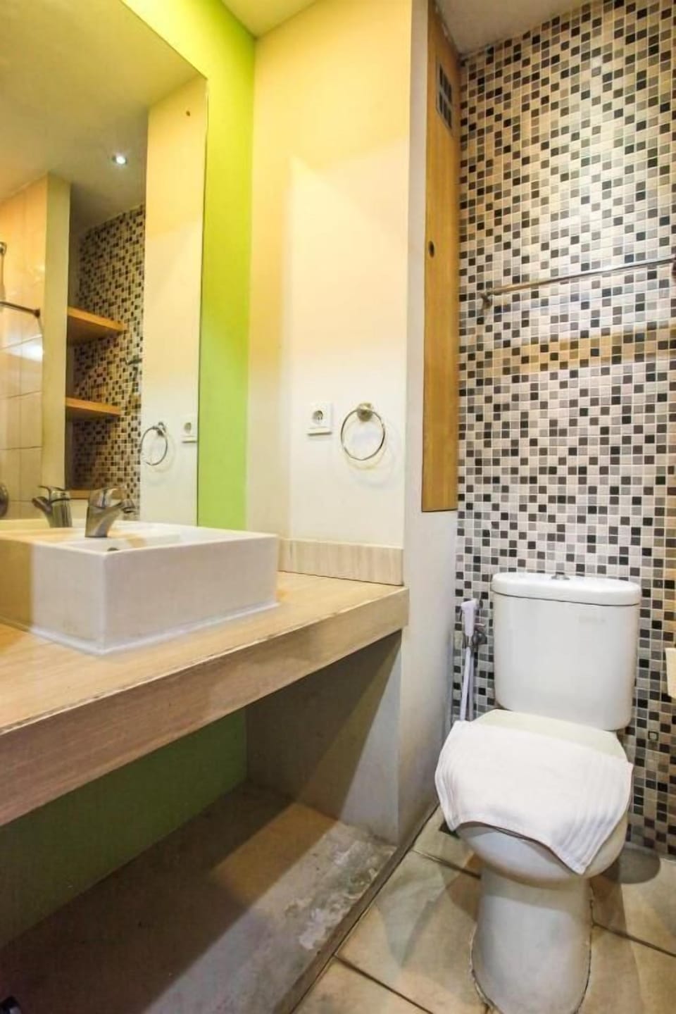 Shower, free toiletries, slippers, towels