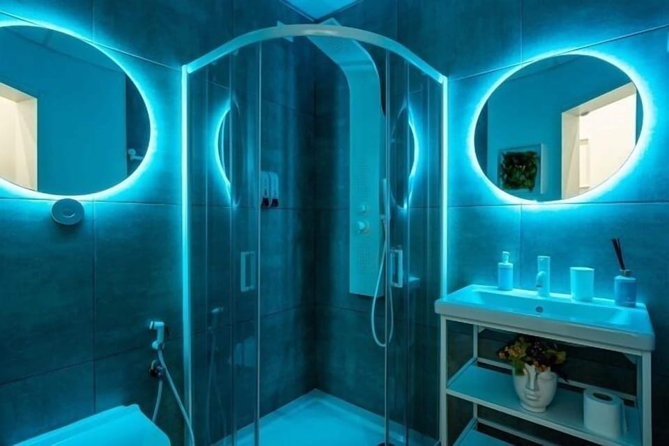 Standard Room, Balcony, City View | Bathroom | Shower, hair dryer, bidet, towels