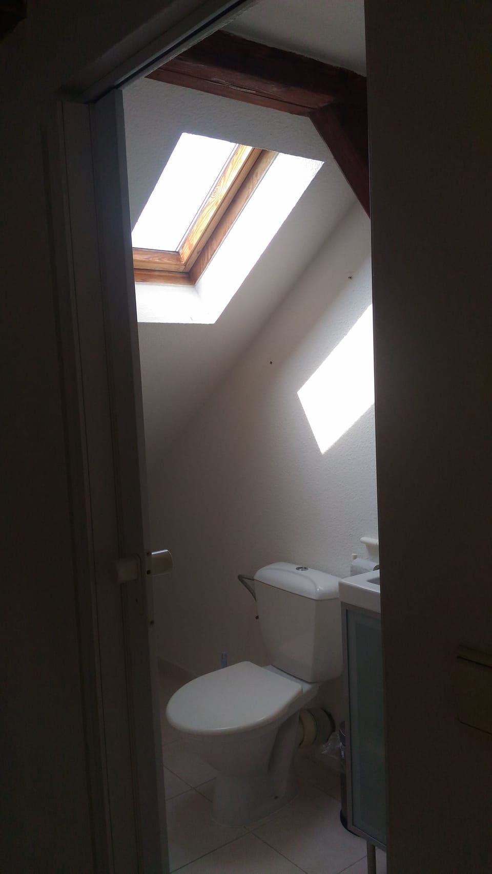 Apartment, 2 Bedrooms | Bathroom | Shower, free toiletries, towels