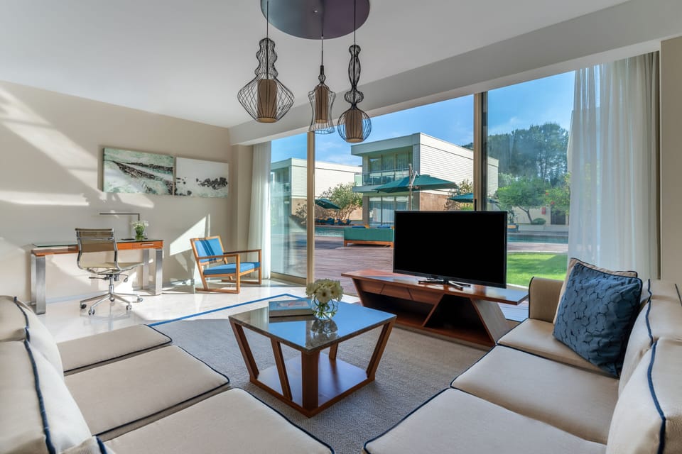 Club Villa, 1 King Bed | Living area | LED TV