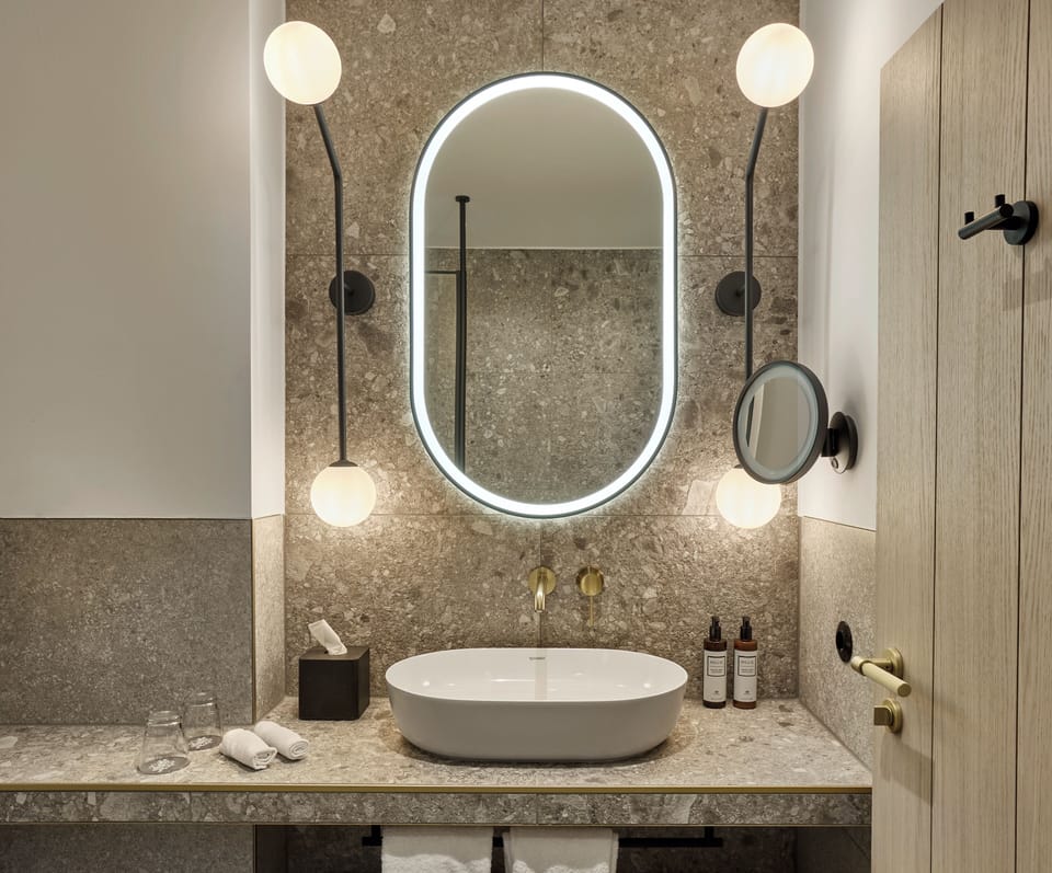 Bathroom sink