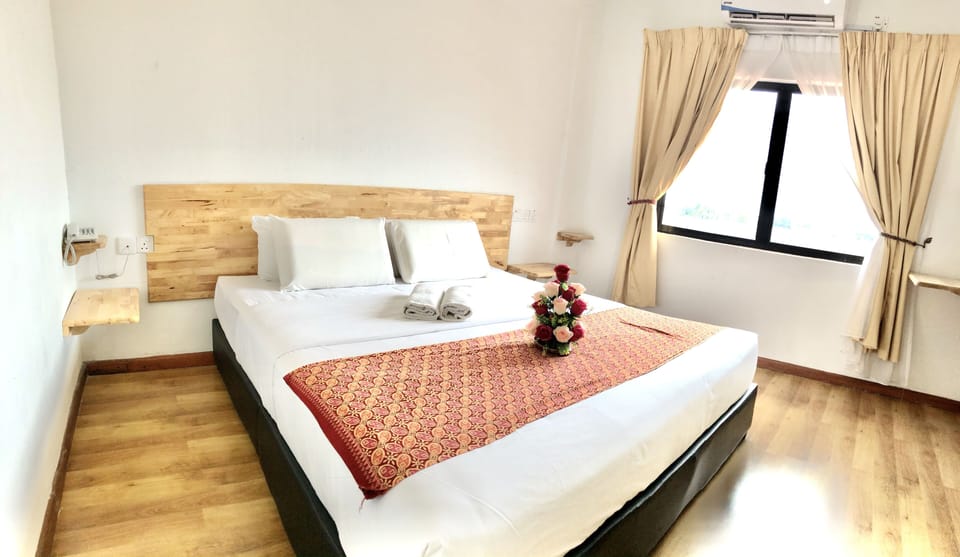 Family Suite | Desk, iron/ironing board, free WiFi, wheelchair access
