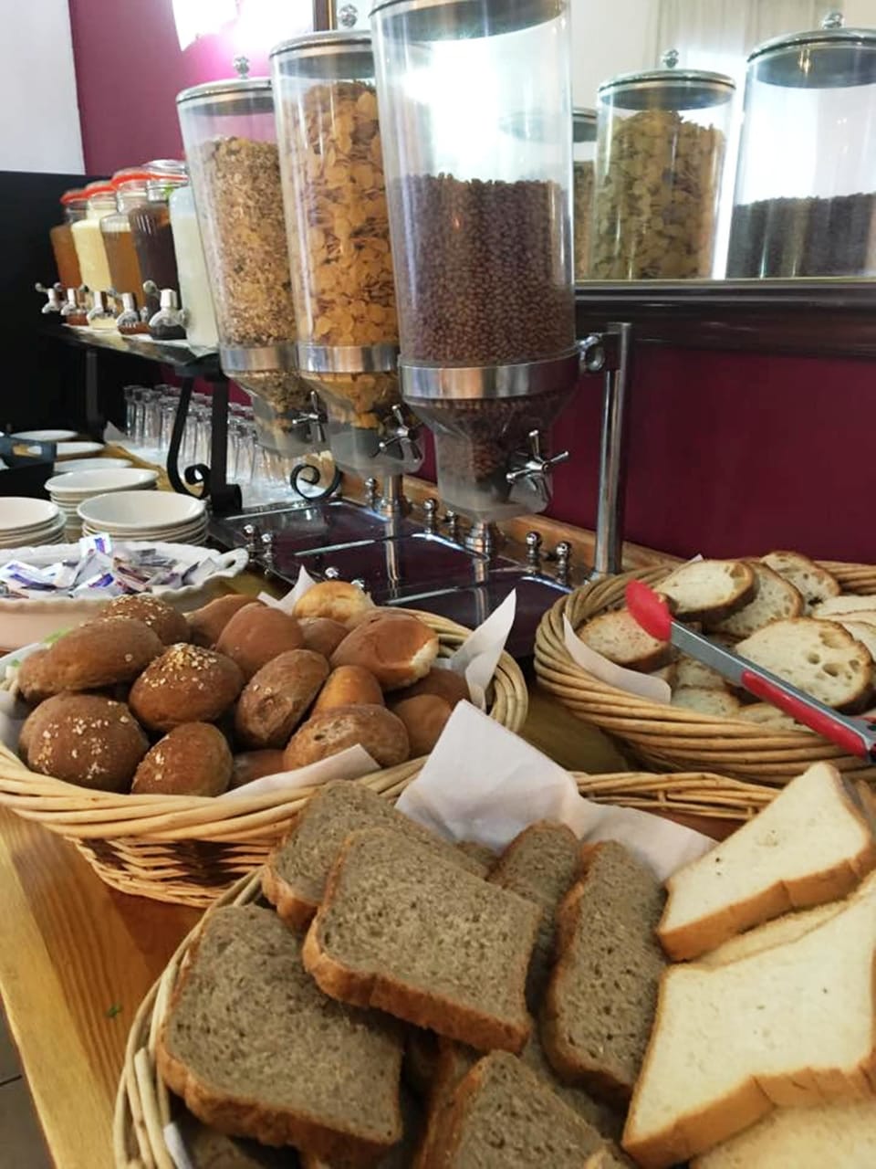 Daily buffet breakfast (EUR 9 per person)