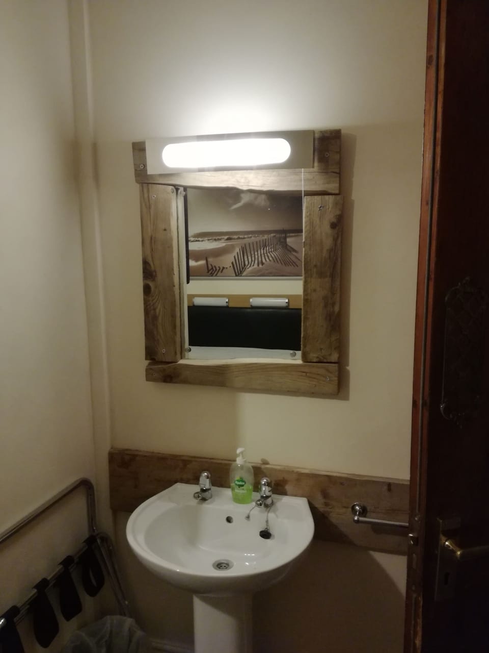 Family room - En suite | Bathroom sink