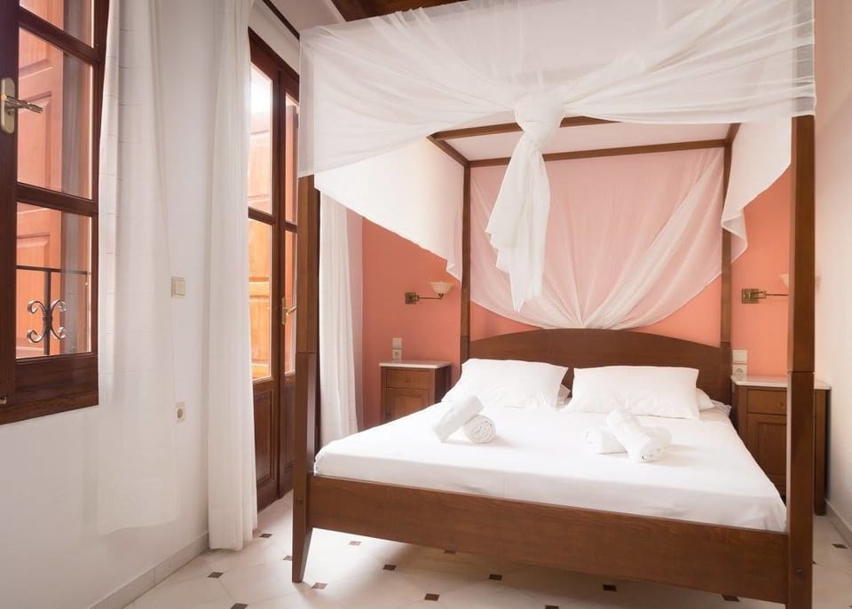 Apartment, 1 Bedroom (1st Floor) | 1 bedroom, in-room safe, desk, soundproofing