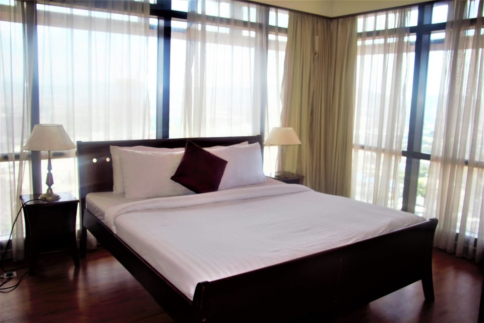 2-Bedroom | Desk, free WiFi, bed sheets