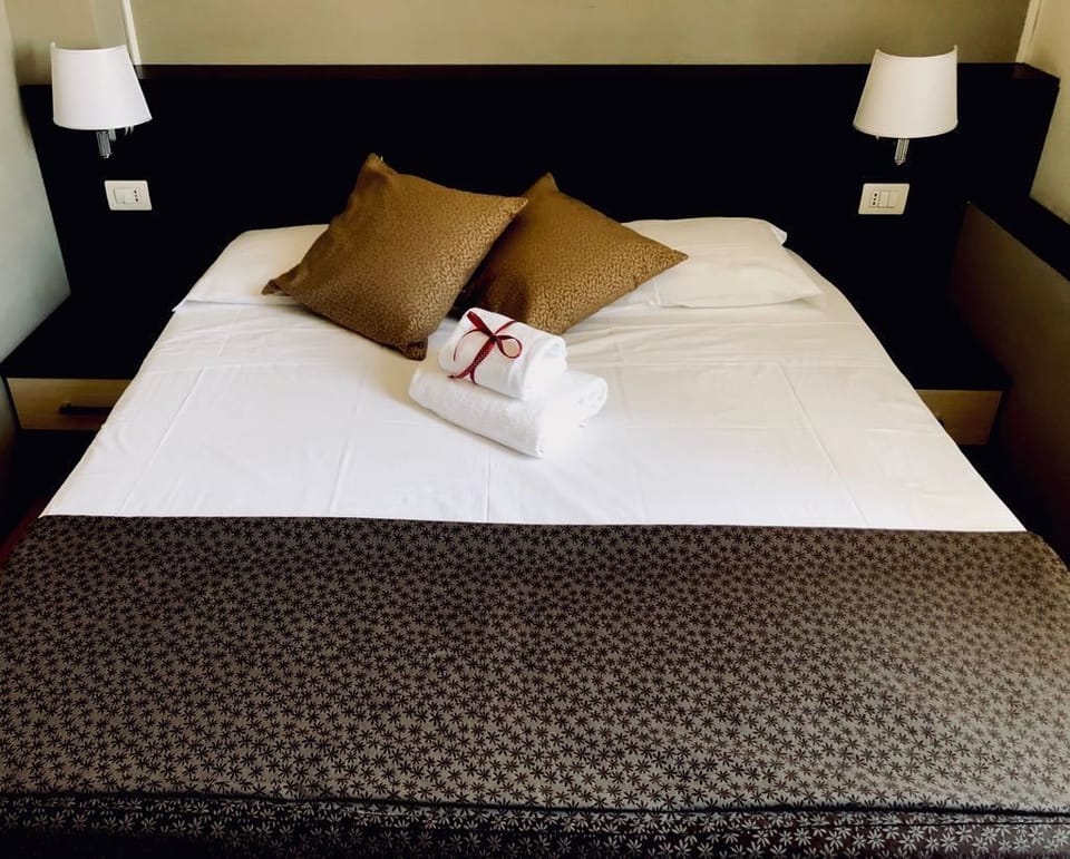 Double or Twin Room | Down comforters, in-room safe, desk, blackout drapes