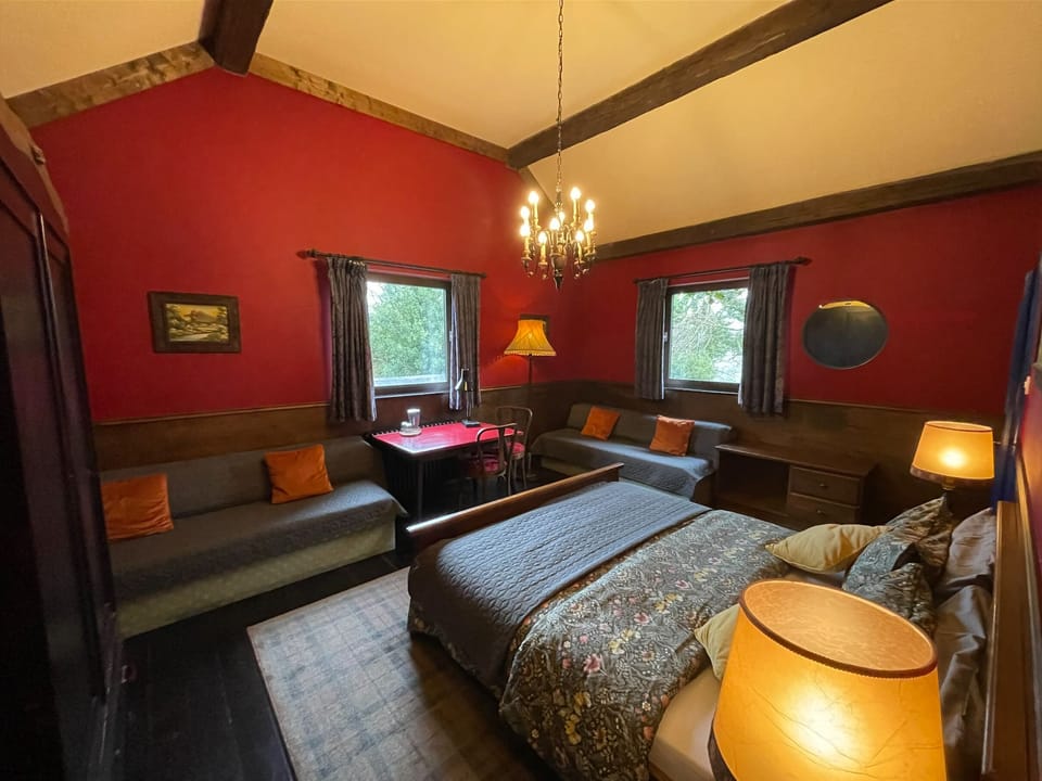 Desk, free WiFi, bed sheets
